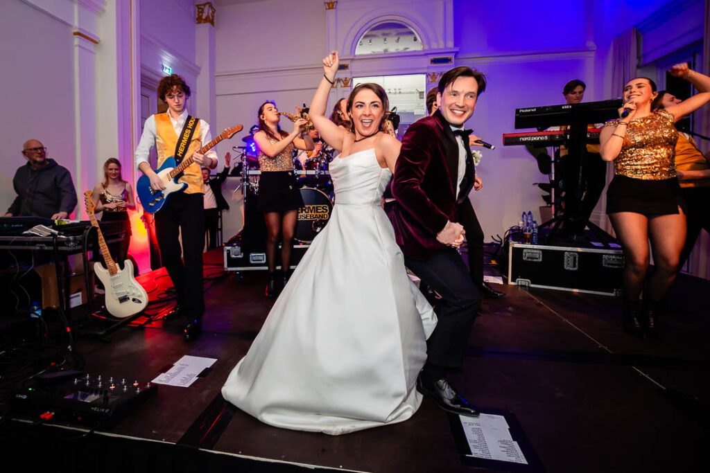 openingsdans van bruidspaar tijdens trouwfeest in Rotterdam